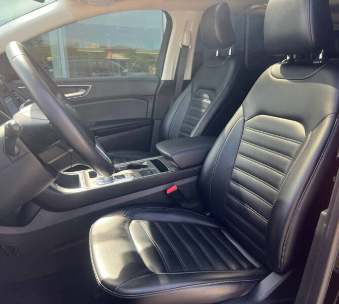 2022 Ford Edge