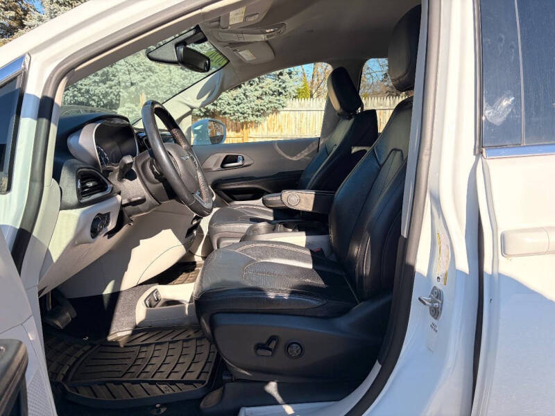 2020 Chrysler Pacifica Touring L