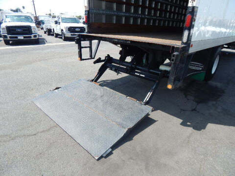 2018 Freightliner M2 106