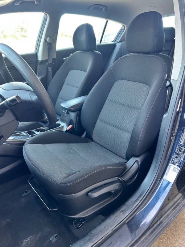 2017 Kia Forte5 LX