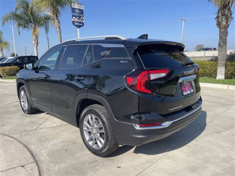 2024 GMC Terrain SLT