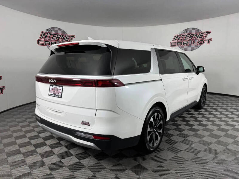 2024 Kia Carnival EX
