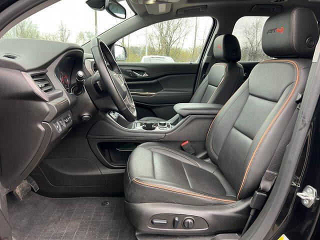 2023 GMC Acadia AT4