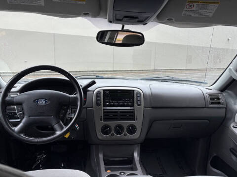 2005 Ford Explorer XLT