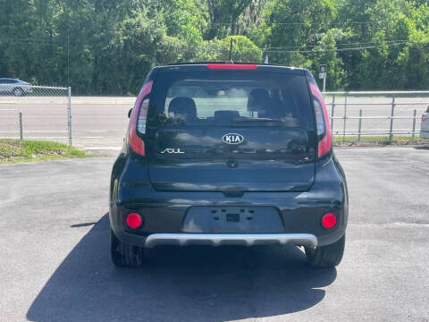 2017 Kia Soul +