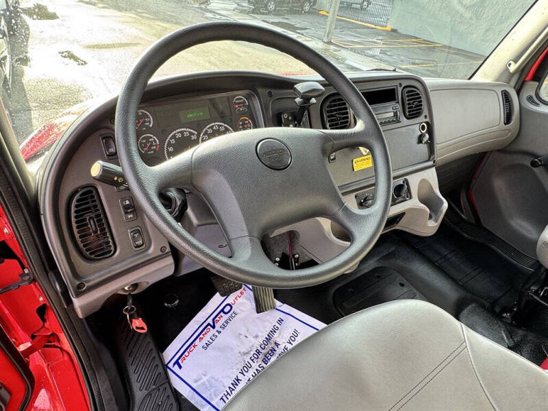 2017 Freightliner M2 106