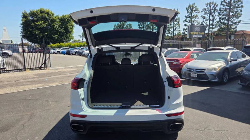2017 Porsche Cayenne Platinum Edition