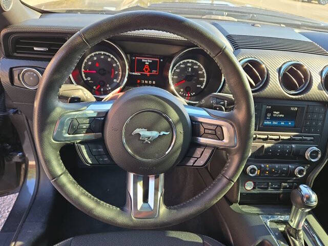 2017 Ford Mustang V6