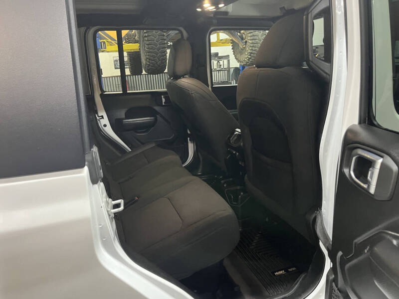 2022 Jeep Gladiator Sport S