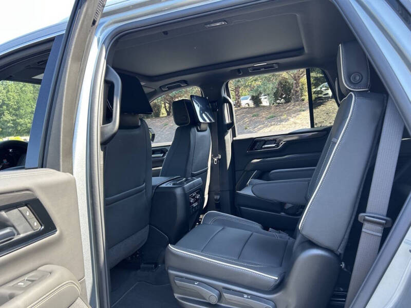 2025 GMC Yukon Elevation