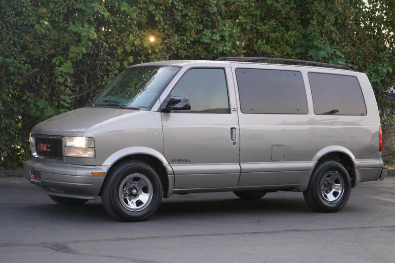 2002 GMC Safari SLT