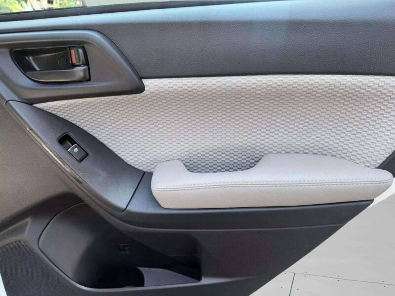 2017 Subaru Forester 2.5i