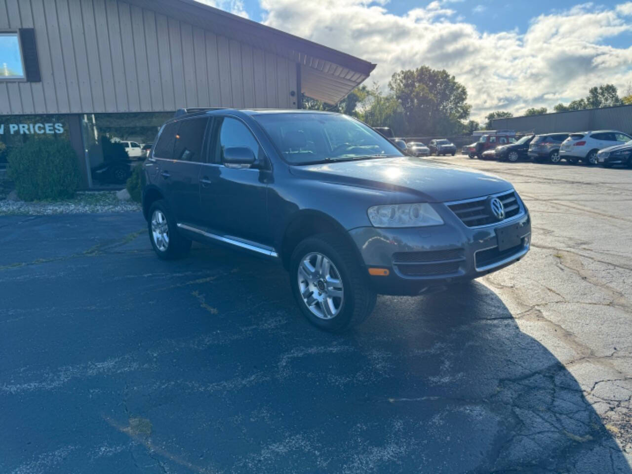 2004 Volkswagen Touareg for sale at BOHL AUTOMOTIVE in Racine, WI