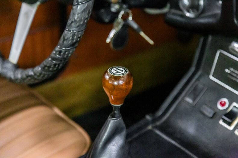 1974 MG B