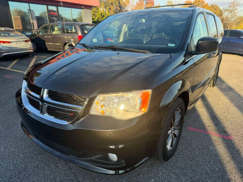 2017 Dodge Grand Caravan for sale at K & B AUTO SALES LLC in Saint Louis MO