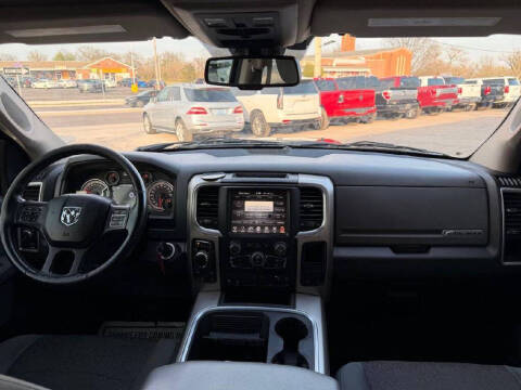 2017 RAM 1500 SLT