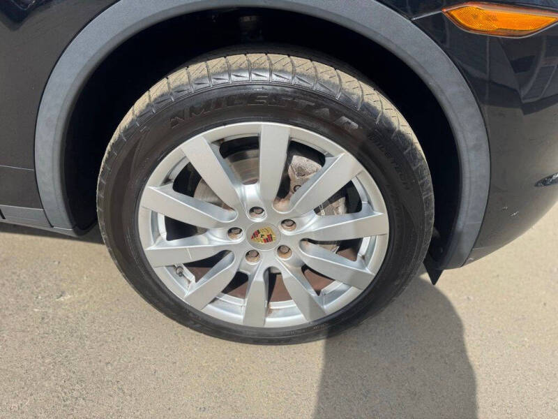 2014 Porsche Cayenne Platinum