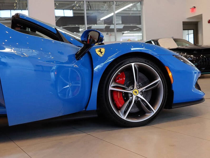 2024 Ferrari 296 GTS