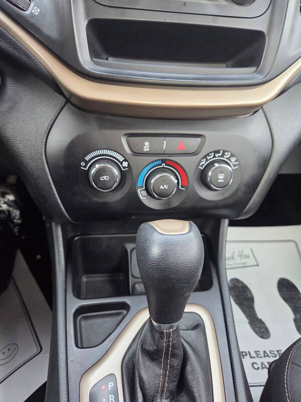 2014 Jeep Cherokee Sport