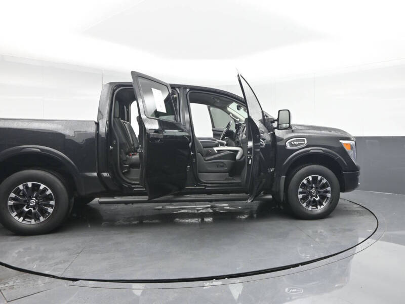 2017 Nissan Titan