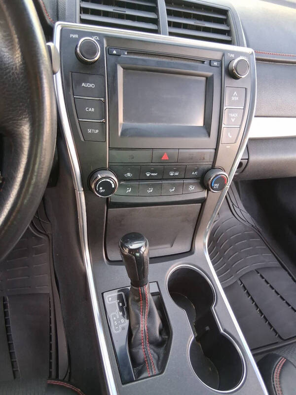 2017 Toyota Camry SE