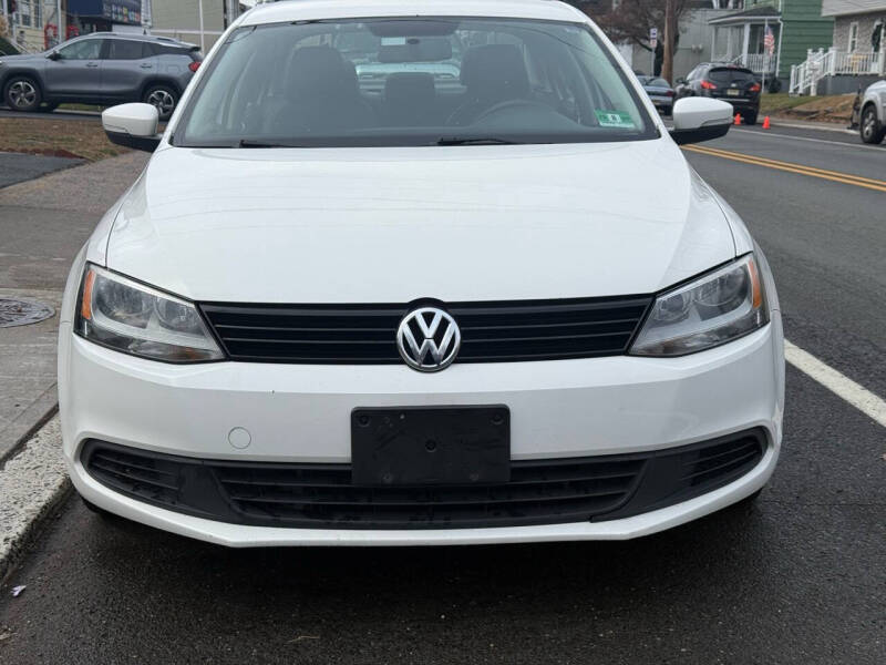 2012 Volkswagen Jetta SE photo 2