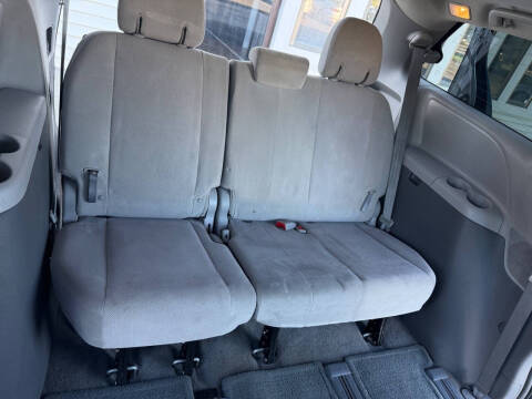 2017 Toyota Sienna L 7-Passenger