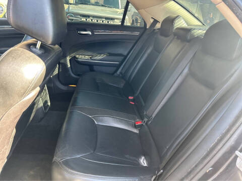 2016 Chrysler 300 Limited Anniversary