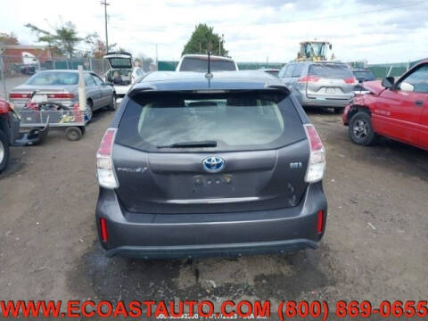 2015 Toyota Prius v Three