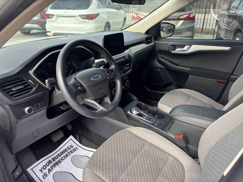 2020 Ford Escape SE