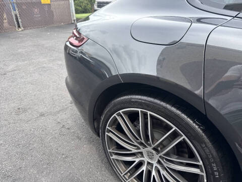 2018 Porsche Panamera 4