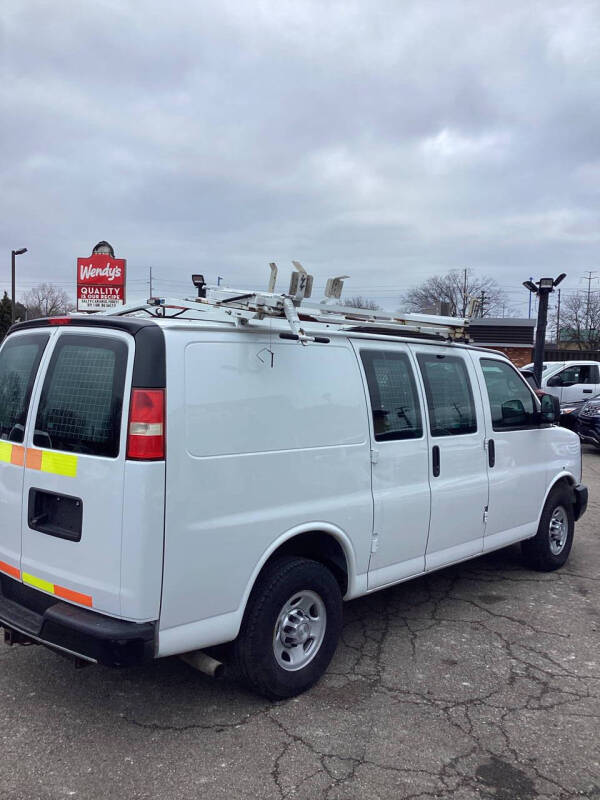 2015 Chevrolet Express Cargo Work Van photo 6