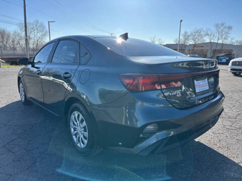 2022 Kia Forte FE