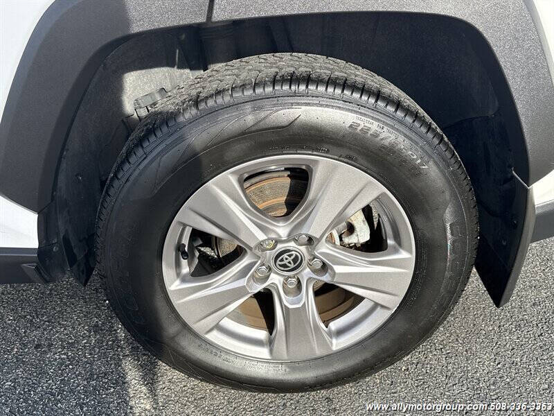 2022 Toyota RAV4 Hybrid LE