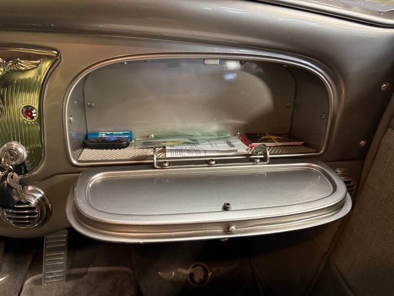 1933 Pontiac Sedan