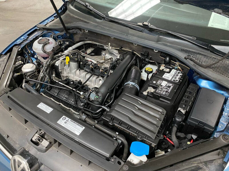 2019 Volkswagen Golf SE