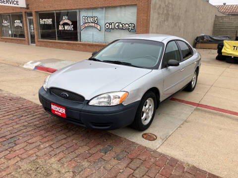 2004 Ford Taurus SE