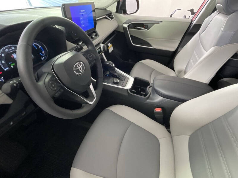 2024 Toyota RAV4 Hybrid XLE Premium