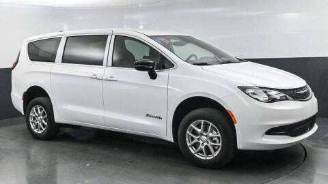 2025 Chrysler Voyager LX