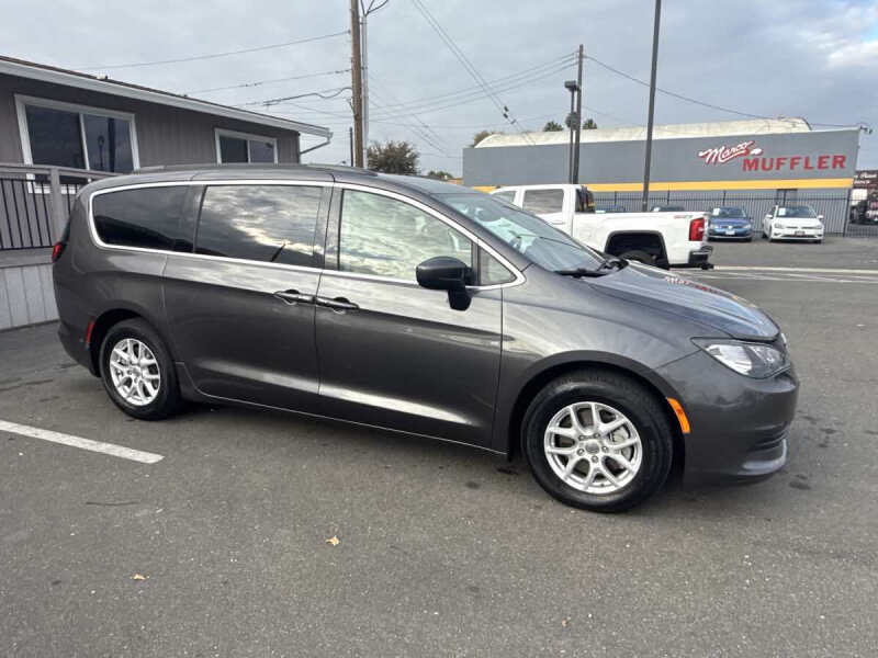 2017 Chrysler Pacifica Touring