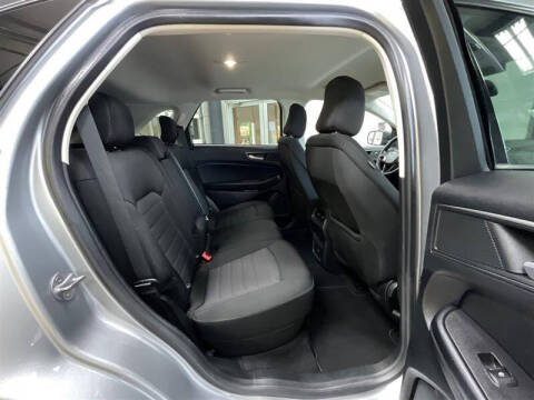 2022 Ford Edge SE