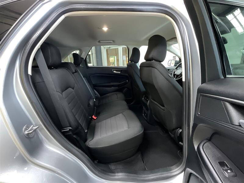 2022 Ford Edge SE