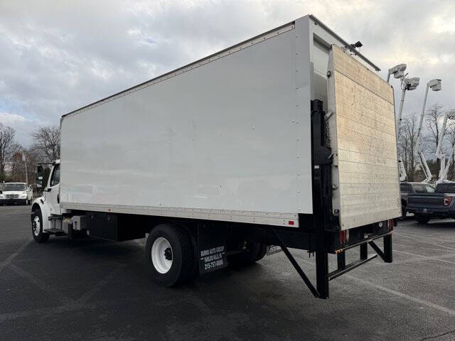 2019 Freightliner M2 106