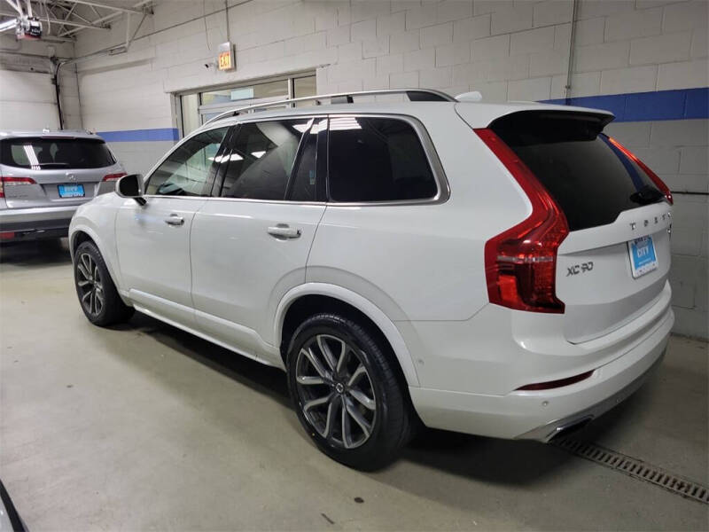2017 Volvo XC90 T6 Momentum