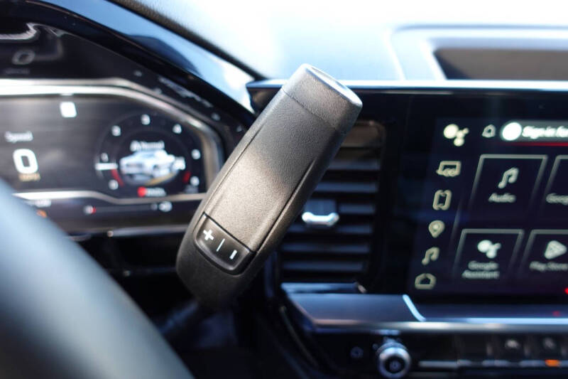 2025 GMC Sierra 1500 Elevation Standard