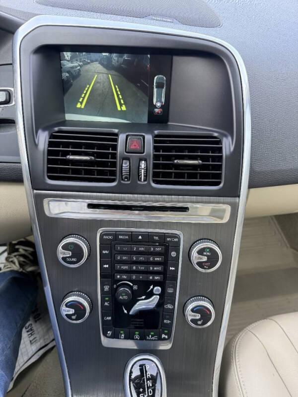 2016 Volvo XC60 T5 Drive-E Platinum