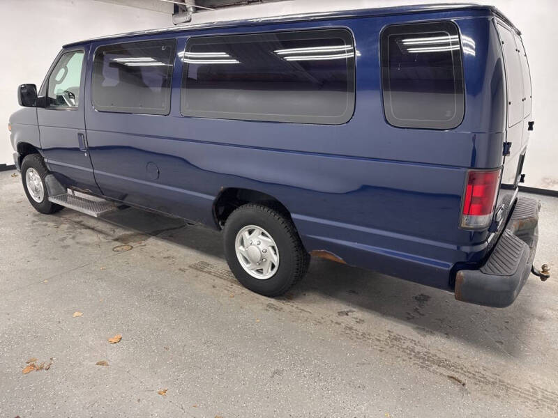 2013 Ford E-Series E-350 SD