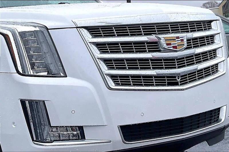 2018 Cadillac Escalade Luxury