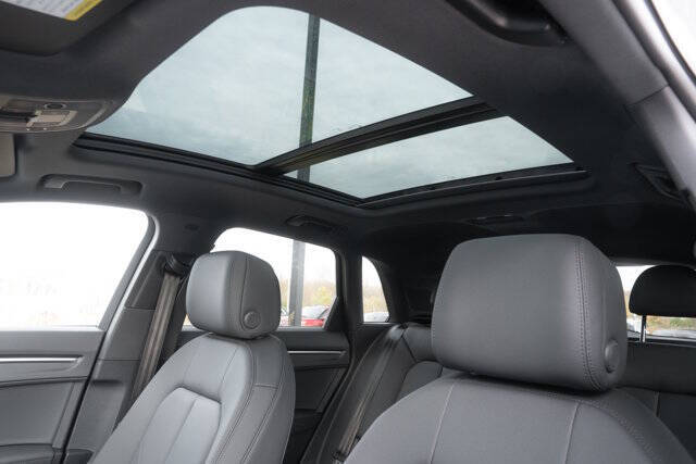 2025 Audi Q3 quattro S line Premium 45 TFSI