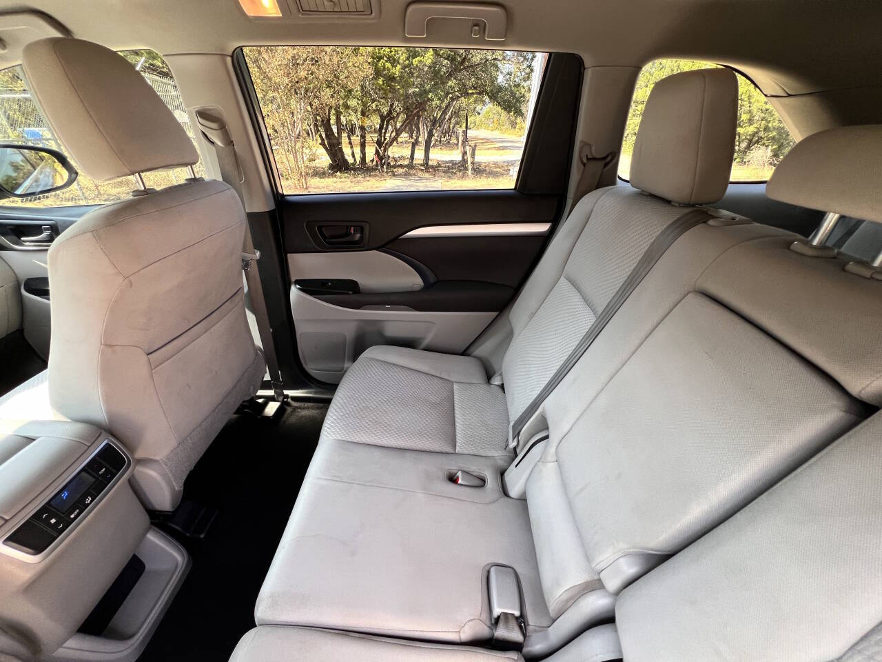 Used Car 2019 Toyota Highlander  Le 4dr Suv (2.7l I4) For Sale Under $20,000 In Austin, Texas